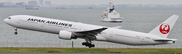 Boeing 777-300 JAL Japan Airlines JA8945 04450
