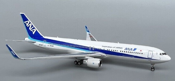 Phoenix-models 04472 Boeing 767-300ER ANA JA622A