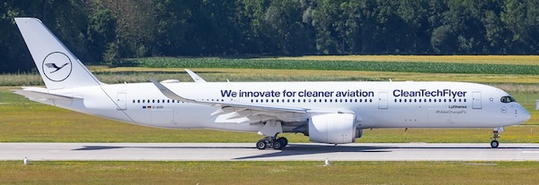 Airbus A350-900 Lufthansa CleanTechFlyer D-AIVD  04487