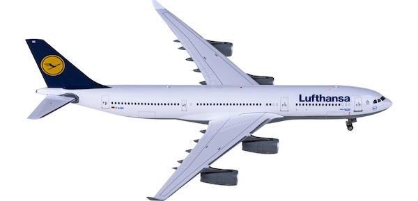 Airbus A340-200 Lufthansa D-AIBE  04552