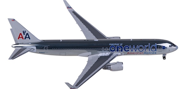Boeing 767-300ER American Airlines One world (polish) N395AN 04555