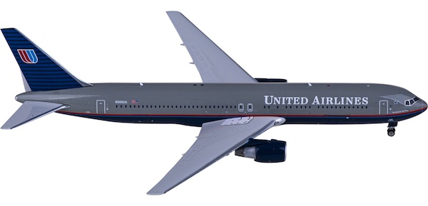 Boeing 767-300ER United Airlines N666UA  04558