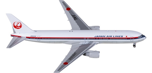 Boeing B767-300ER JAL Japan Air Lines JA8268 polish 04586