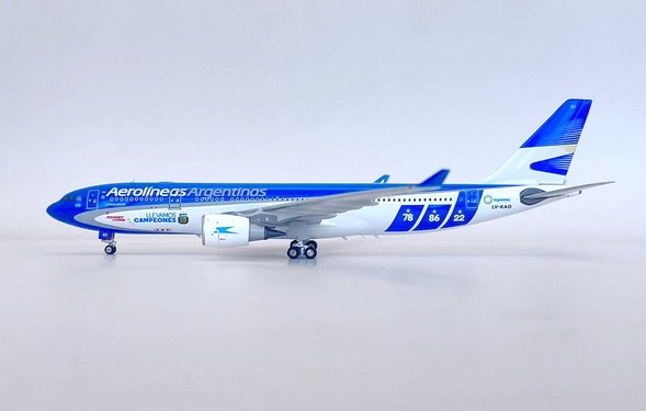 Airbus A330-200 Aerolineas Argentinas "Llevamos Campeones" LV-KAO 04600