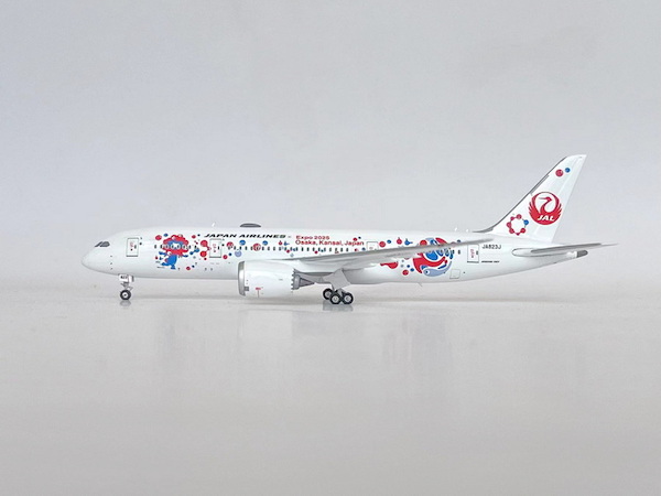 Boeing 787-8 Dreamliner JAL "MyakuMyaku JET" JA823J 04603