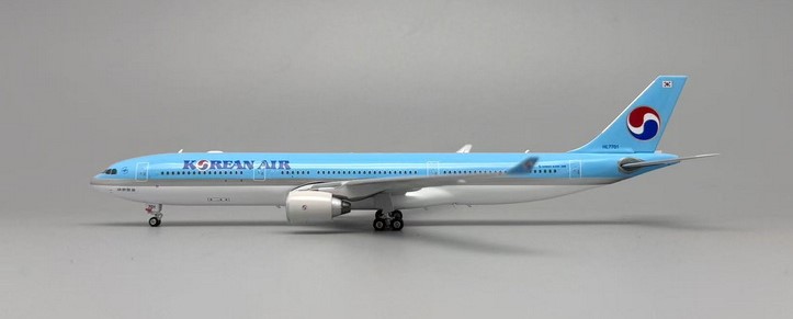 Phoenix-models 04613 Airbus A330-300 Korean Air “with skyteam l
