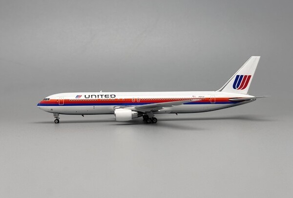 Boeing 767-300ER United Airlines N641UA Polish  04617