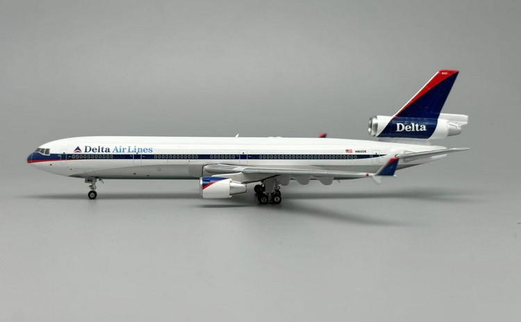 Phoenix-models 04630 McDonnell Douglas MD11 Delta Airlines N802DE