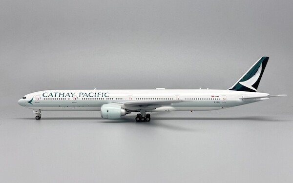 Boeing 777-300 Cathay Pacific B-HNQ  04650