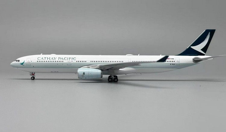 Phoenix-models 04664 Airbus A330-300 Cathay Pacific B-HLW Phoenix-models 04664 Airbus A330-300 Cathay Pacific B-HLW