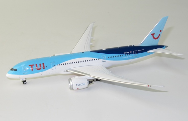 Boeing 787 8 Dreamliner TUI Netherlands PH TFM