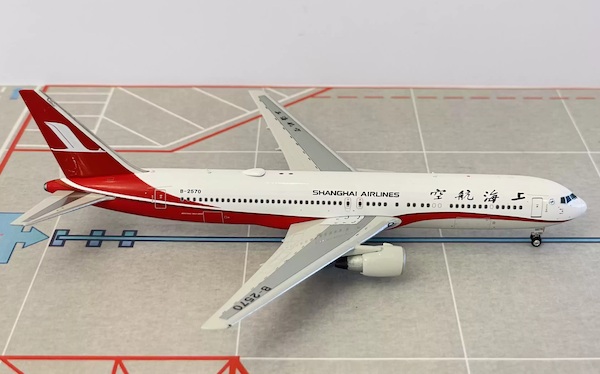 Boeing 767-300 Shanghai Airlines B-2570 11719