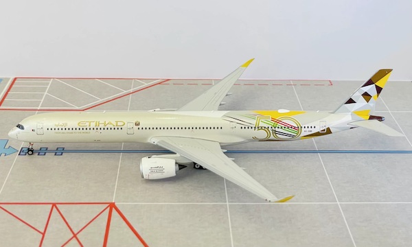 Airbus A350-1000 Etihad Airways celebrating UAE's 50th National Day A6-XWB 11726