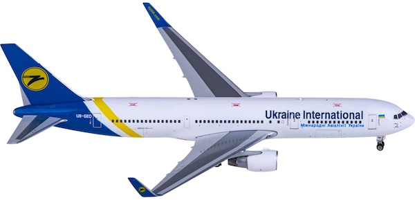 Boeing 767-300ER Ukraine International UR-GED  11834