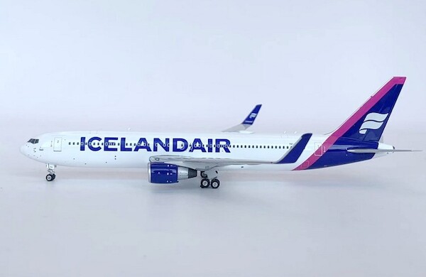 Boeing 767-300ER Icelandair "Magenta" TF-ISO  11911