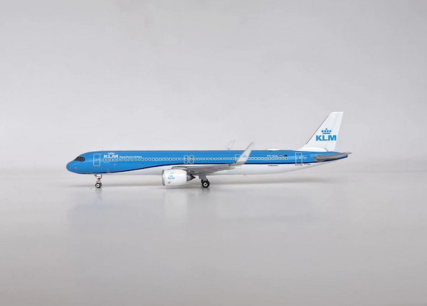 Airbus A321neo KLM PH-AXA 11917