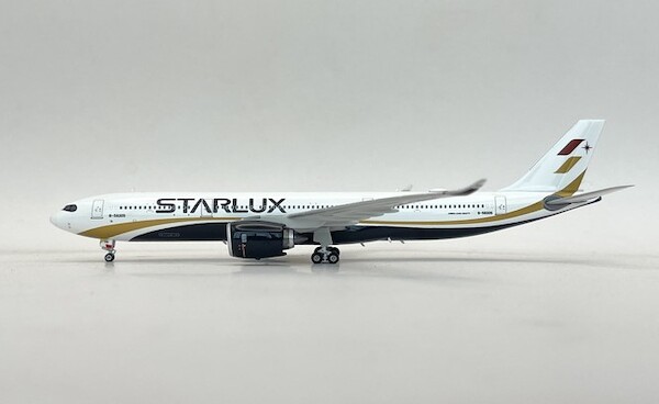 Airbus A330-900neo Starlux B-58305  11928