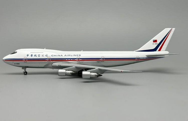 Phoenix-models 11968 Boeing 747-200 China Airlines B-1886 Polish