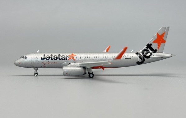 Airbus A320 JetStar Singapore 9V-JSQ  12032