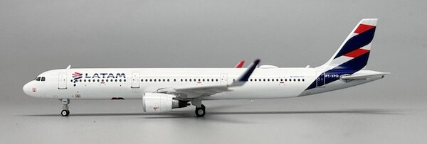 Airbus A321-200 LATAM PT-XPQ  12045