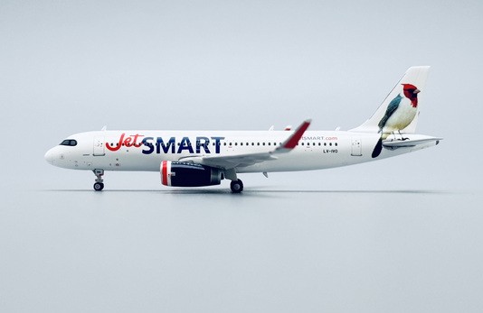 Airbus A320 JetSmart  Argentina LV-IVO  12070