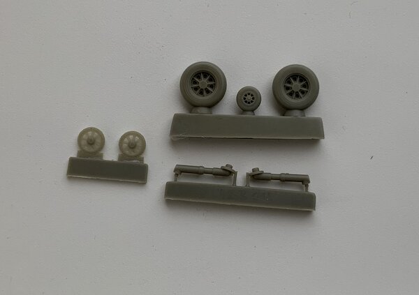 Main and nose wheel set incl landing gear. For J29 Tunnan  48-R-015