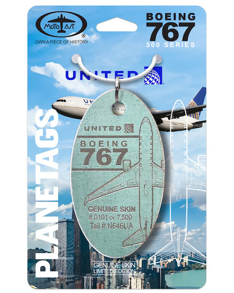 Keychain made of: United Airlines Boeing 767 N646UA  N646UA