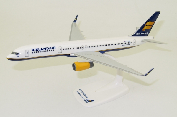 Boeing 757-200 Icelandair TF-ISF 221607