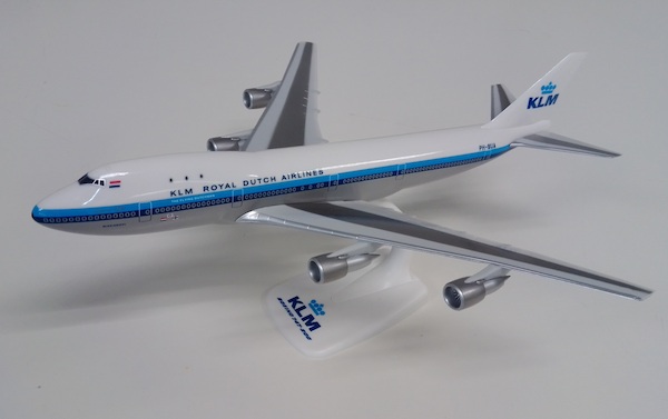 Boeing 747-200 KLM PH-BUA (white top) 222215