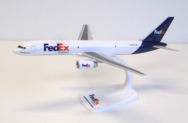 Boeing 757-200 FedEx N915FD 223977