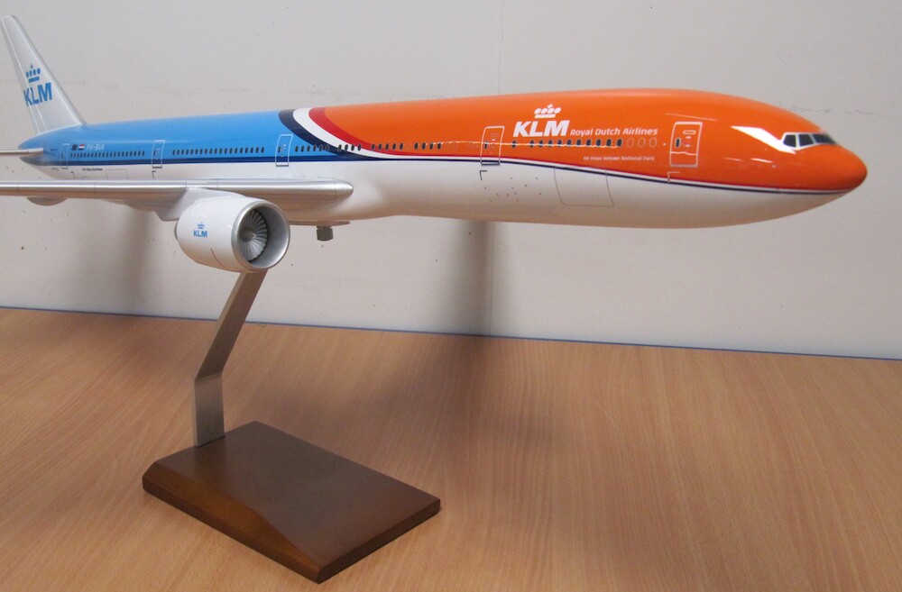 Premium Models PA117NEW Boeing 777-300ER KLM 