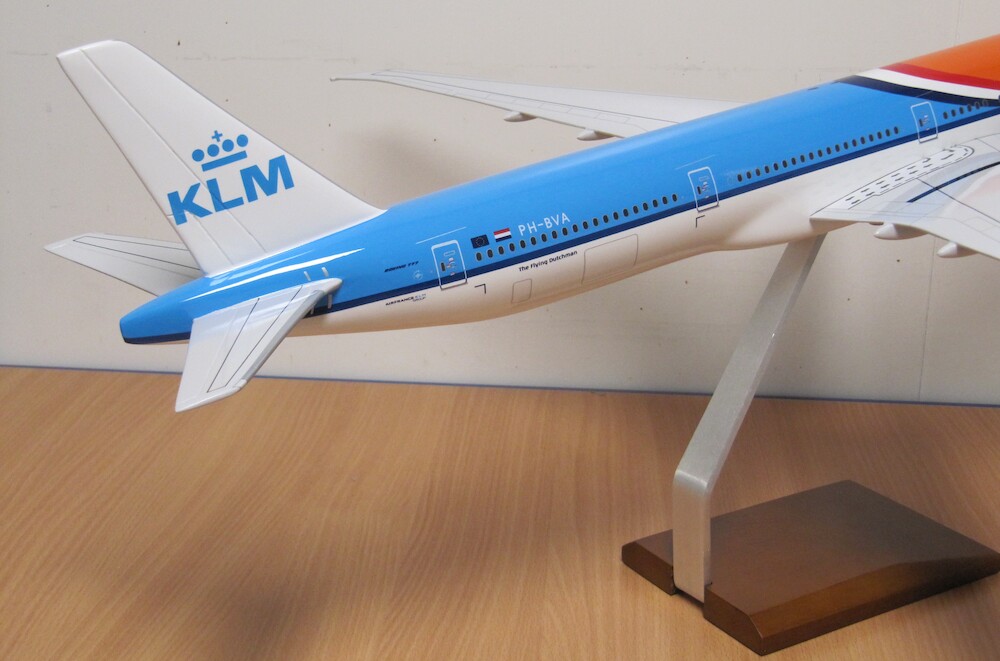 Premium Models PA117NEW Boeing 777-300ER KLM 