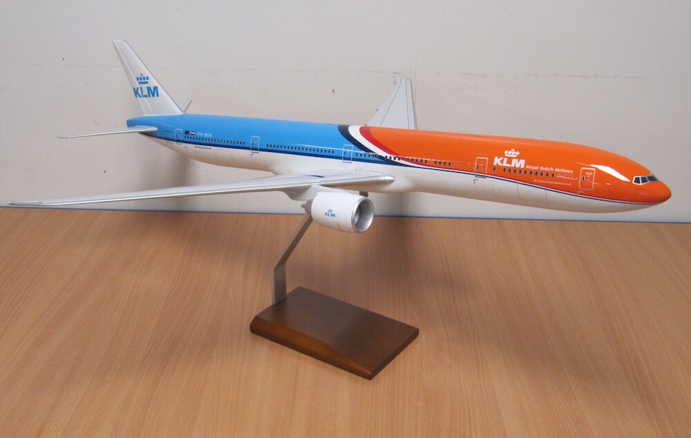 Premium Models PA117NEW Boeing 777-300ER KLM 