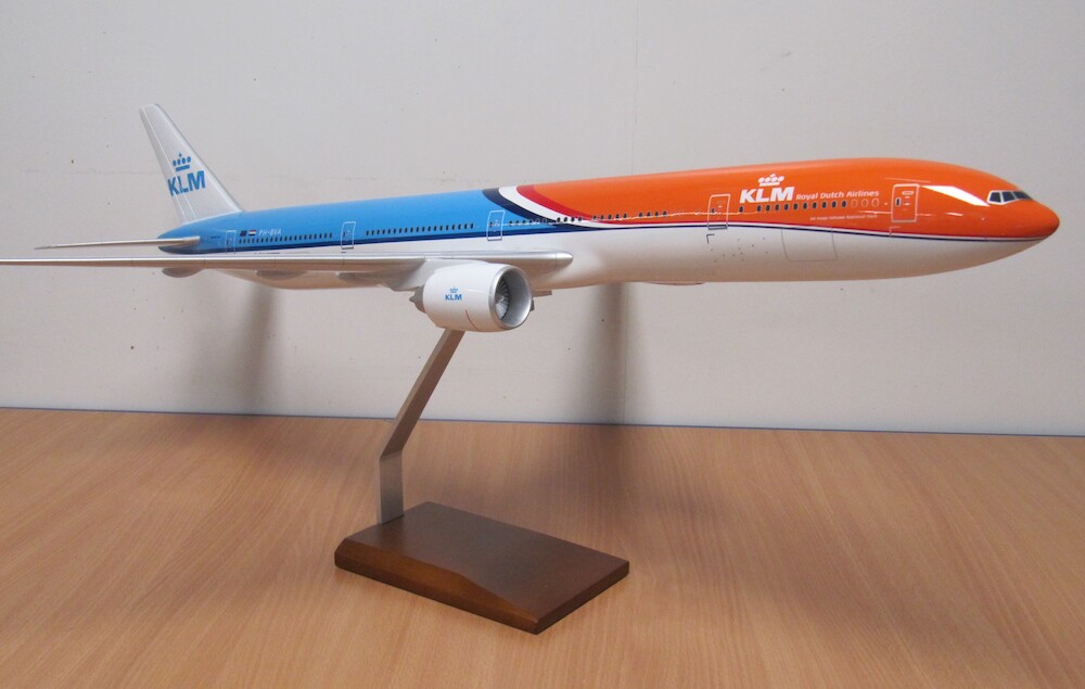 Premium Models PA117NEW Boeing 777-300ER KLM 