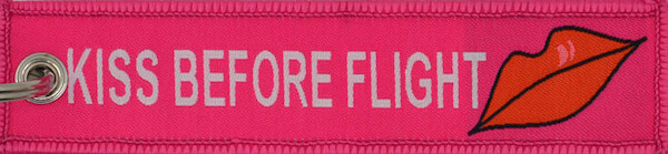 Keyholder with KISS BEFORE FLIGHTon both sides - pink background KEY-KISS-PINK