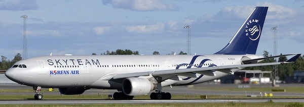 Airbus A330-200 Korean Air Skyteam HL8212 04397