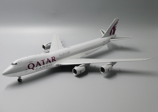 JC Wings LH2168 1/200 Qatar Cargo Boeing 747-8F A7-BGB mit Ständer 