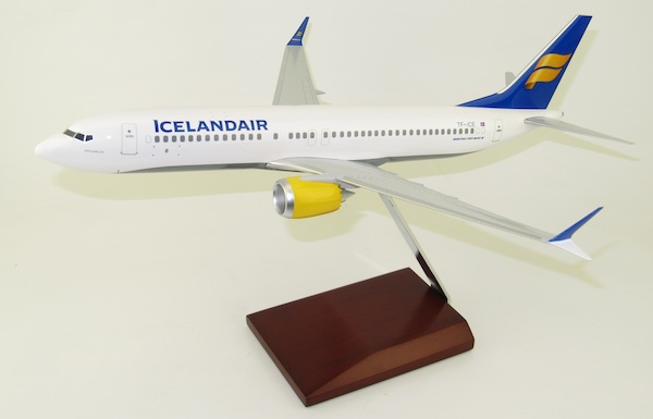 Boeing 737 MAX 8 Icelandair TF-ICE LU045