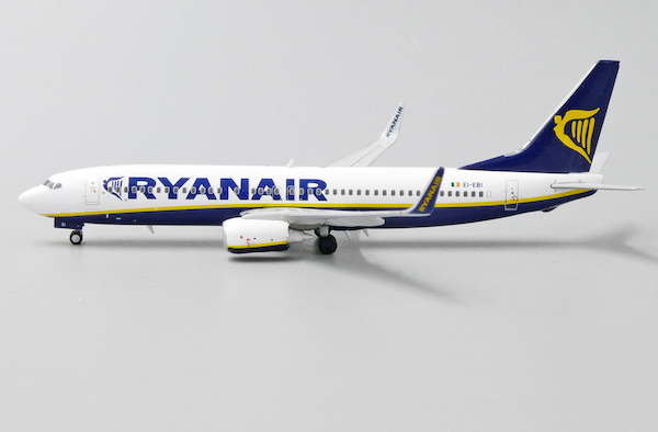 Boeing 737-800 Ryanair EI-EBI XX4270
