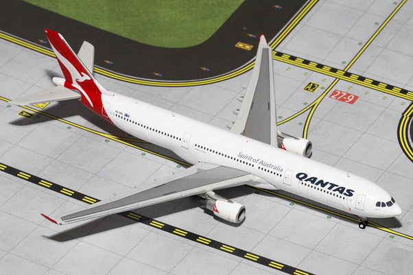 A330-300 (Qantas) VH-EBG GJQFA1199
