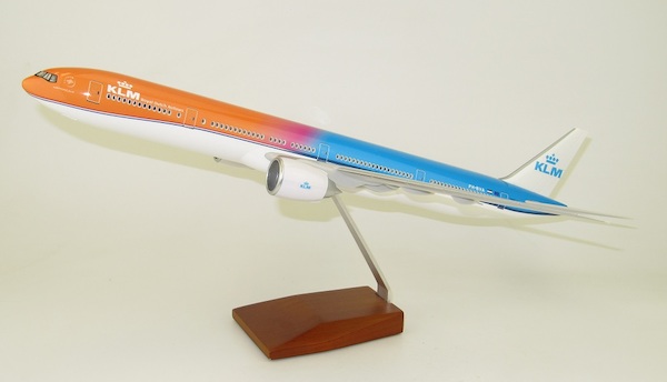Boeing 777-300 KLM Orange Pride with cockpit and cabin LED lighting 6013927695666