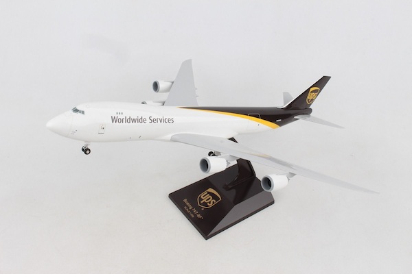 1:200 INF200 UPS Boeing 747-400 N578UP With Stand 