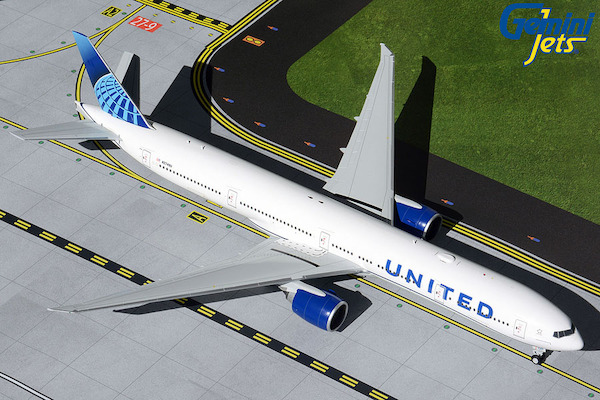 Boeing 777-300ER United Airlines N2749U G2UAL894
