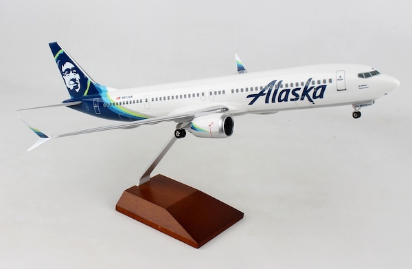 Boeing 737 MAX 9 Alaska N913AK W/Wood Stand & Gear  SKR8278