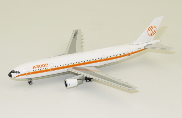 Airbus A300B4-203 House colour F-WUAB 10640