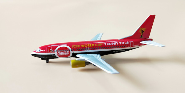 Boeing 737-300 (Titan Airways