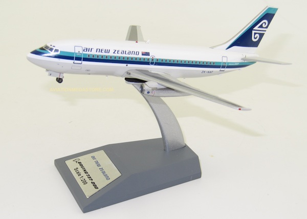 Boeing 737-200 Air New Zealand ZK-NAF with stand IF732NZ0720