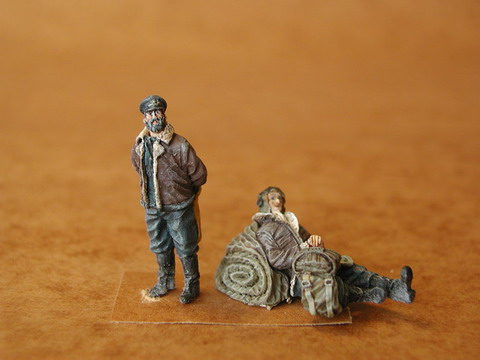 RAF Pilots at rest WW2 (2 figures) F48057