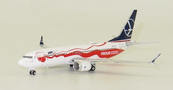 Boeing 737-8MAX LOT