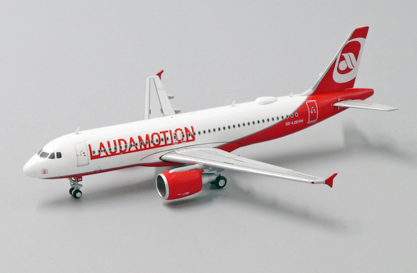 Airbus A320 LaudaMotion OE-LOE With Antenna LH4100